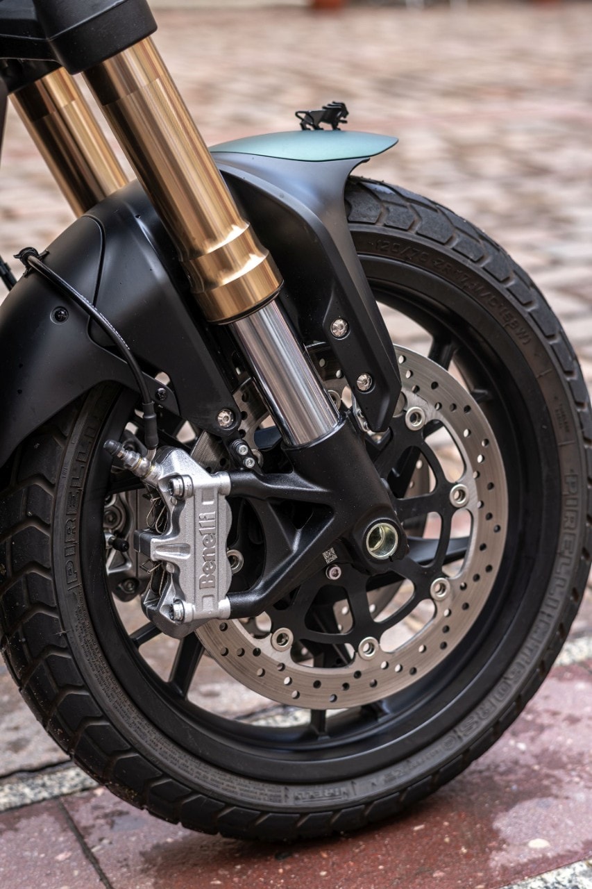 Benelli Leoncino 800 VS CFMOTO 700CL-X Heritage: prova a prendermi!